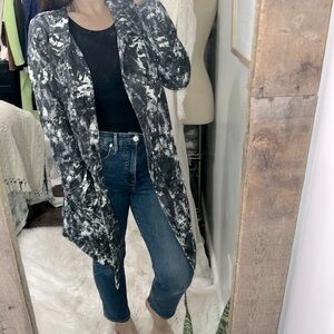 Lularoe Black and White Patterned Cardigan with pockets size large